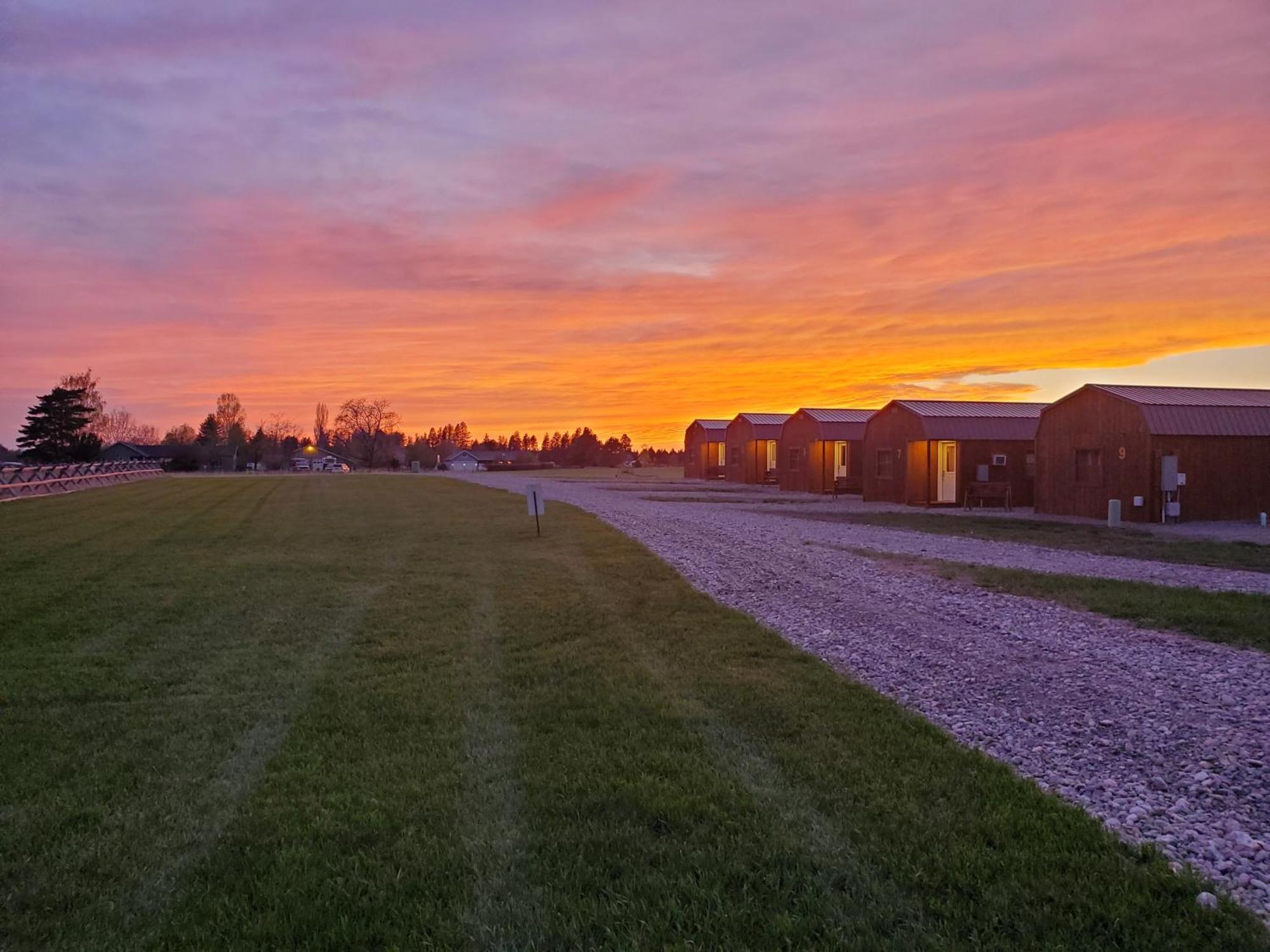 Glacier Acres Guest Ranch Columbia Falls Dış mekan fotoğraf